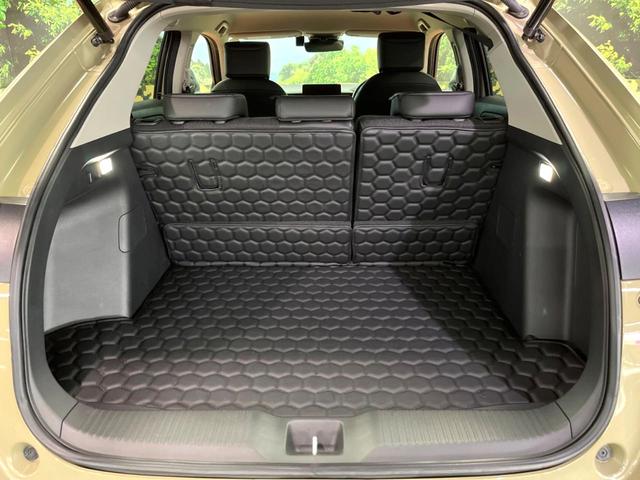 ヴェゼル e:HEV Z 禁煙車 純正SDナビ バックカメラ 衝突軽減装置 レーダークルーズ 電動リアゲート ハーフレザー シートヒーター LEDヘッド ブラインドスポットモニター 純正18インチアルミ(11枚目)