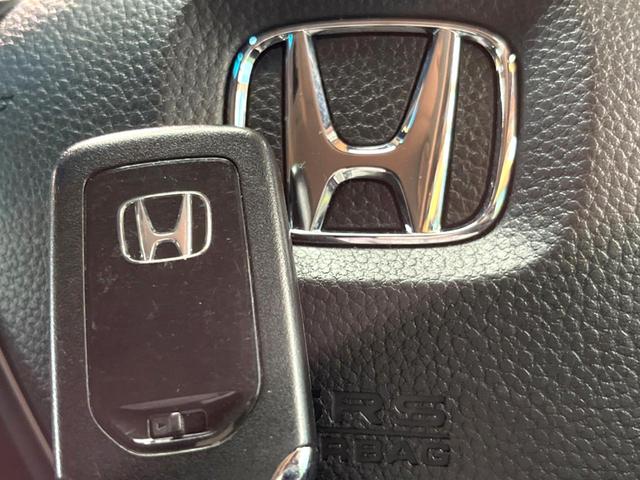 オデッセイハイブリッド e:HEVアブソルート・EX 禁煙 フリップダウン 10型ナビ 全周囲カメラ レーダークルーズ 両側電動スライドドア ブラインドスポットモニター シートヒーター パワーバックドア LEDヘッド&フォグ 純正18インチアルミ ETC(43枚目)