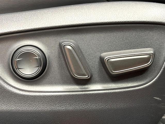 RAV4 アドベンチャー 禁煙 TRDルーフラック TRDバンパーガーニッシュ 9型ナビ バックカメラ レーダークルーズ 電動リアゲート LEDヘッド オートハイビーム パワーシート 純正19インチアルミ ETC(7枚目)