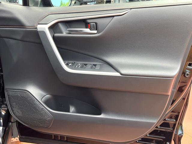 RAV4 アドベンチャー 禁煙 TRDルーフラック TRDバンパーガーニッシュ 9型ナビ バックカメラ レーダークルーズ 電動リアゲート LEDヘッド オートハイビーム パワーシート 純正19インチアルミ ETC(31枚目)
