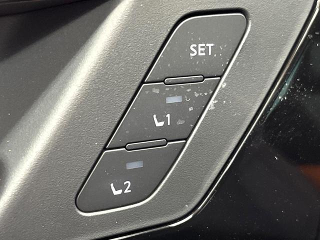 アウトランダーＰＨＥＶ Ｐ　サンルーフ　ＢＯＳＥサウンド　メーカーナビ　全周囲カメラ　マイパイロット　ブラインドスポットモニター　パワーバックドア　メモリーシート　革シート　ＬＥＤヘッド　純正２０インチアルミ　パドルシフト（10枚目）