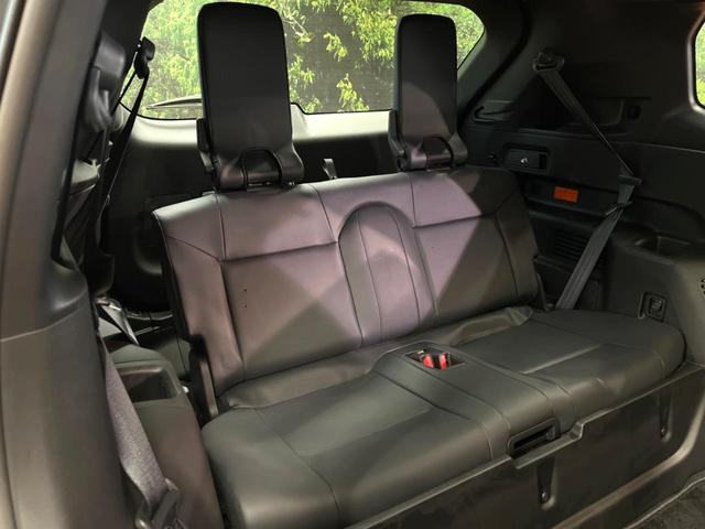 アウトランダーＰＨＥＶ Ｐ　サンルーフ　ＢＯＳＥサウンド　メーカーナビ　全周囲カメラ　マイパイロット　ブラインドスポットモニター　パワーバックドア　メモリーシート　革シート　ＬＥＤヘッド　純正２０インチアルミ　パドルシフト（13枚目）