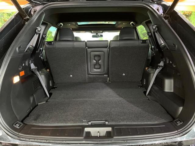 アウトランダーＰＨＥＶ Ｐ　サンルーフ　ＢＯＳＥサウンド　メーカーナビ　全周囲カメラ　マイパイロット　ブラインドスポットモニター　パワーバックドア　メモリーシート　革シート　ＬＥＤヘッド　純正２０インチアルミ　パドルシフト（14枚目）