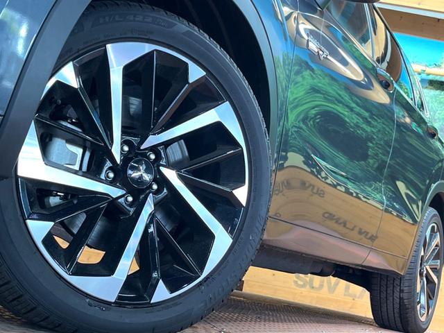 アウトランダーＰＨＥＶ Ｐ　サンルーフ　ＢＯＳＥサウンド　メーカーナビ　全周囲カメラ　マイパイロット　ブラインドスポットモニター　パワーバックドア　メモリーシート　革シート　ＬＥＤヘッド　純正２０インチアルミ　パドルシフト（16枚目）