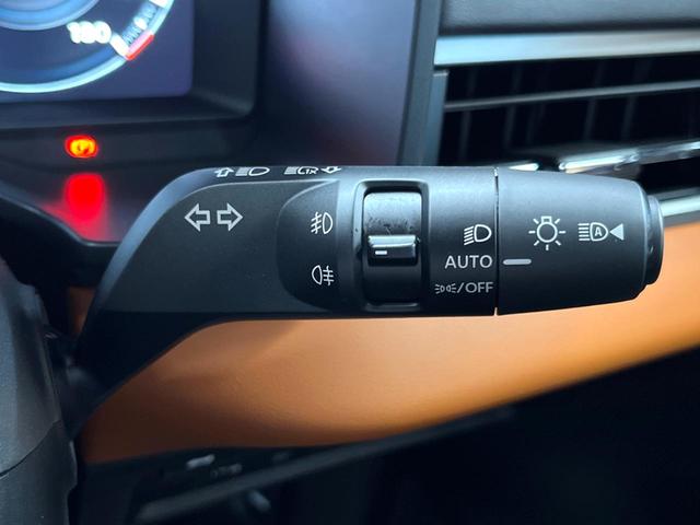 アウトランダーＰＨＥＶ Ｐ　サンルーフ　ＢＯＳＥサウンド　メーカーナビ　全周囲カメラ　マイパイロット　ブラインドスポットモニター　パワーバックドア　メモリーシート　革シート　ＬＥＤヘッド　純正２０インチアルミ　パドルシフト（43枚目）