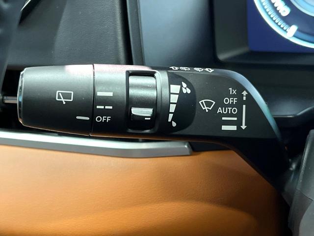 アウトランダーＰＨＥＶ Ｐ　サンルーフ　ＢＯＳＥサウンド　メーカーナビ　全周囲カメラ　マイパイロット　ブラインドスポットモニター　パワーバックドア　メモリーシート　革シート　ＬＥＤヘッド　純正２０インチアルミ　パドルシフト（45枚目）