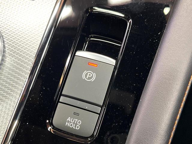 アウトランダーＰＨＥＶ Ｐ　サンルーフ　ＢＯＳＥサウンド　メーカーナビ　全周囲カメラ　マイパイロット　ブラインドスポットモニター　パワーバックドア　メモリーシート　革シート　ＬＥＤヘッド　純正２０インチアルミ　パドルシフト（56枚目）