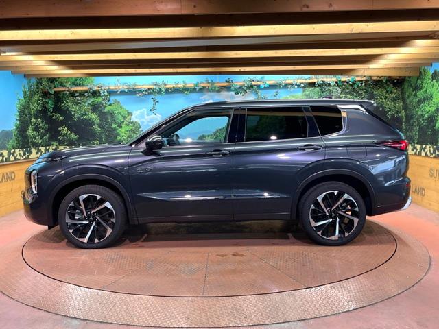 アウトランダーＰＨＥＶ Ｐ　サンルーフ　ＢＯＳＥサウンド　メーカーナビ　全周囲カメラ　マイパイロット　ブラインドスポットモニター　パワーバックドア　メモリーシート　革シート　ＬＥＤヘッド　純正２０インチアルミ　パドルシフト（58枚目）