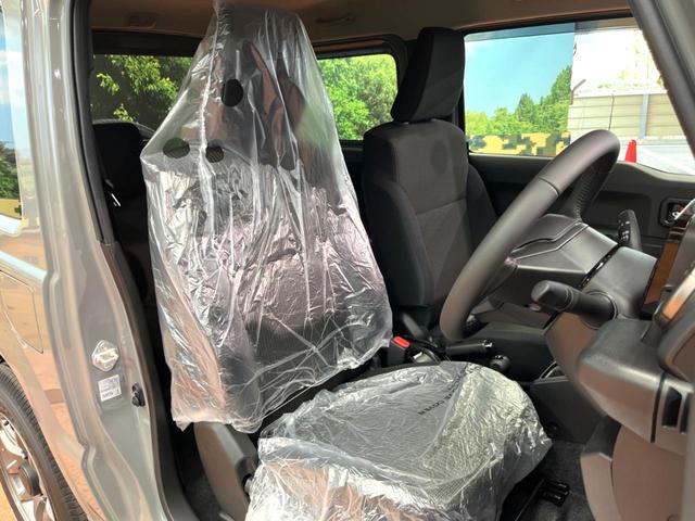 ジムニー ＸＣ　届出済未使用車　クルコン　シートヒーター　ダウンヒルアシスト　ＬＥＤヘッド＆フォグ　純正１６インチアルミ　横滑り防止装置　アイドリングストップ　スマートキー　オートライト　オートエアコン（11枚目）