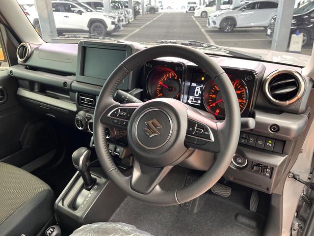 ジムニー ＸＣ　届出済未使用車　クルコン　シートヒーター　ダウンヒルアシスト　ＬＥＤヘッド＆フォグ　純正１６インチアルミ　横滑り防止装置　アイドリングストップ　スマートキー　オートライト　オートエアコン（22枚目）