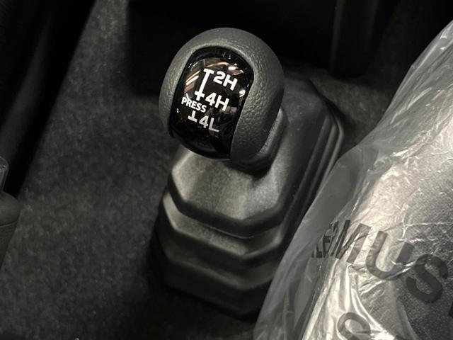 ジムニー ＸＣ　届出済未使用車　クルコン　シートヒーター　ダウンヒルアシスト　ＬＥＤヘッド＆フォグ　純正１６インチアルミ　横滑り防止装置　アイドリングストップ　スマートキー　オートライト　オートエアコン（47枚目）