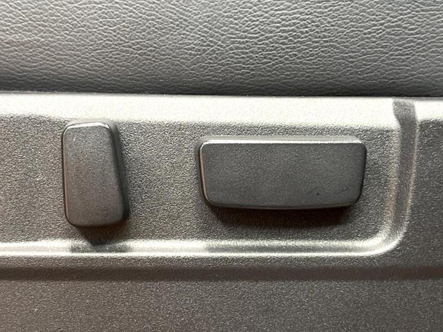 デリカD:5 G パワーパッケージ 禁煙 フリップダウン BIG-X11型ナビ 全周囲カメラ レーダークルーズ 両側電動スライドドア シートヒーター 黒革 シートヒーター パワーシート ステアリングヒーター LEDヘッド&フォグ ETC(9枚目)