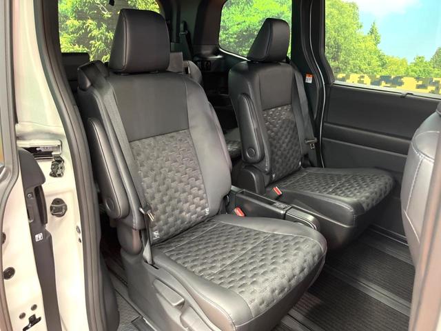 ヴォクシー ハイブリッドS-Z 禁煙車 両側電動スライド 10型ナビ 全周囲カメラ 衝突軽減装置 レーダークルーズ ハーフレザー シートヒーター コーナーセンサー レーンキープ 三眼LEDヘッド パーキングアシスト デジタルミラー(10枚目)