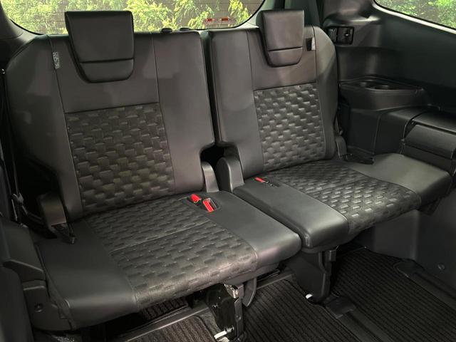 ヴォクシー ハイブリッドS-Z 禁煙車 両側電動スライド 10型ナビ 全周囲カメラ 衝突軽減装置 レーダークルーズ ハーフレザー シートヒーター コーナーセンサー レーンキープ 三眼LEDヘッド パーキングアシスト デジタルミラー(11枚目)