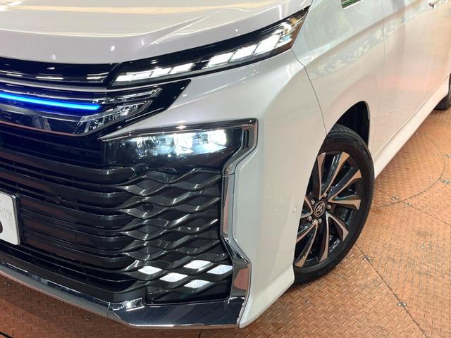 ヴォクシー ハイブリッドS-Z 禁煙車 両側電動スライド 10型ナビ 全周囲カメラ 衝突軽減装置 レーダークルーズ ハーフレザー シートヒーター コーナーセンサー レーンキープ 三眼LEDヘッド パーキングアシスト デジタルミラー(13枚目)
