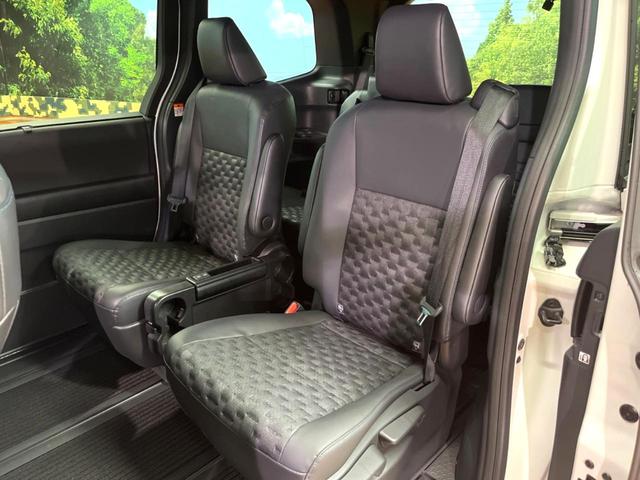 ヴォクシー ハイブリッドS-Z 禁煙車 両側電動スライド 10型ナビ 全周囲カメラ 衝突軽減装置 レーダークルーズ ハーフレザー シートヒーター コーナーセンサー レーンキープ 三眼LEDヘッド パーキングアシスト デジタルミラー(24枚目)