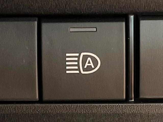 ヴォクシー ハイブリッドS-Z 禁煙車 両側電動スライド 10型ナビ 全周囲カメラ 衝突軽減装置 レーダークルーズ ハーフレザー シートヒーター コーナーセンサー レーンキープ 三眼LEDヘッド パーキングアシスト デジタルミラー(35枚目)