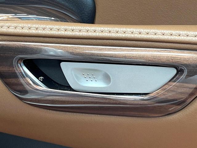 LBX リラックス 4WD 禁煙 モデリスタエアロ 9型ディスプレイ 全周囲カメラ ブラインドスポットモニター レーダークルーズ LEDヘッド オートハイビーム 電動リアゲート 茶革 シートヒーター 純正18インチアルミ(33枚目)