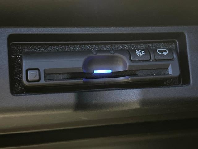 ハリアー プレミアム 禁煙車 パノラマルーフ BIG-X9型ナビフルセグ レーダークルーズ 衝突軽減装置 オートハイビーム レーンキープ 電動リアゲート パワーシート LEDヘッド&フォグ Bluetooth ETC(10枚目)