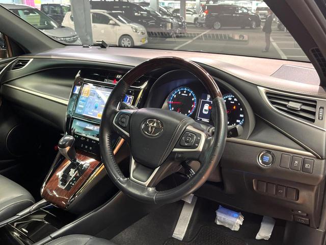 ハリアー プレミアム 禁煙車 パノラマルーフ BIG-X9型ナビフルセグ レーダークルーズ 衝突軽減装置 オートハイビーム レーンキープ 電動リアゲート パワーシート LEDヘッド&フォグ Bluetooth ETC(22枚目)