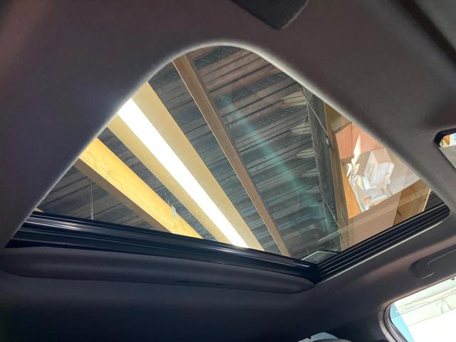 ランドクルーザー２５０ ＶＸ　禁煙　サンルーフ　純正１２型ディスプレイ　全周囲カメラ　ブラインドスポットモニター　レーダークルーズ　デジタルミラー　黒革　シートベンチレーション　丸目ＬＥＤヘッド　純正１８インチアルミ　ＥＴＣ（3枚目）