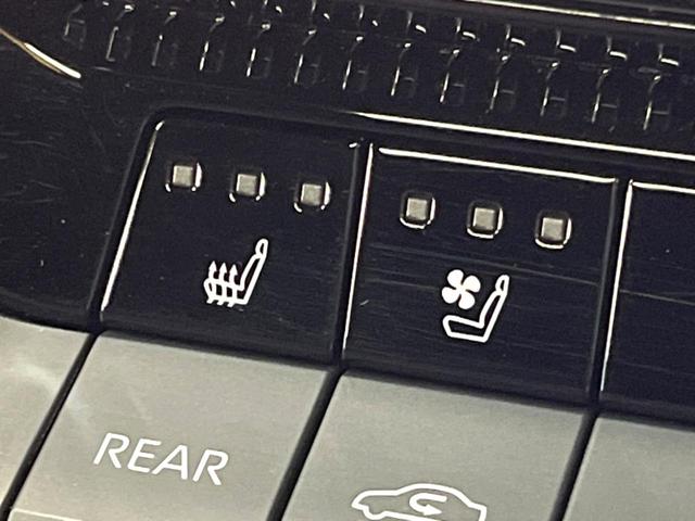 ランドクルーザー２５０ ＶＸ　禁煙　サンルーフ　純正１２型ディスプレイ　全周囲カメラ　ブラインドスポットモニター　レーダークルーズ　デジタルミラー　黒革　シートベンチレーション　丸目ＬＥＤヘッド　純正１８インチアルミ　ＥＴＣ（10枚目）