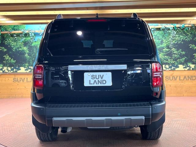 ランドクルーザー２５０ ＶＸ　禁煙　サンルーフ　純正１２型ディスプレイ　全周囲カメラ　ブラインドスポットモニター　レーダークルーズ　デジタルミラー　黒革　シートベンチレーション　丸目ＬＥＤヘッド　純正１８インチアルミ　ＥＴＣ（19枚目）