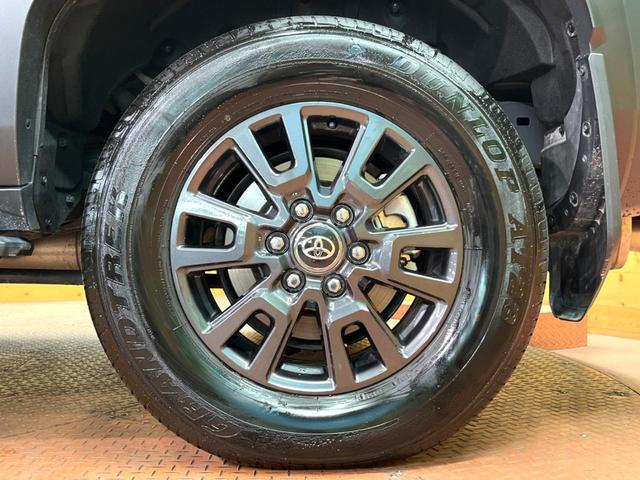 ランドクルーザー２５０ ＶＸ　禁煙　サンルーフ　純正１２型ディスプレイ　全周囲カメラ　ブラインドスポットモニター　レーダークルーズ　デジタルミラー　黒革　シートベンチレーション　丸目ＬＥＤヘッド　純正１８インチアルミ　ＥＴＣ（30枚目）