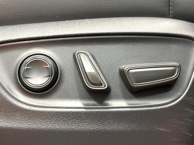 ランドクルーザー２５０ ＶＸ　禁煙　サンルーフ　純正１２型ディスプレイ　全周囲カメラ　ブラインドスポットモニター　レーダークルーズ　デジタルミラー　黒革　シートベンチレーション　丸目ＬＥＤヘッド　純正１８インチアルミ　ＥＴＣ（34枚目）