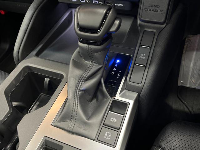ランドクルーザー２５０ ＶＸ　禁煙　サンルーフ　純正１２型ディスプレイ　全周囲カメラ　ブラインドスポットモニター　レーダークルーズ　デジタルミラー　黒革　シートベンチレーション　丸目ＬＥＤヘッド　純正１８インチアルミ　ＥＴＣ（52枚目）