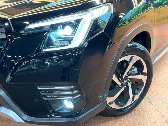 【ＬＥＤヘッドライト】悪天候や夜間走行時も良好な視界を確保し安心して運転できる高輝度ＬＥＤヘッドライトを装備！点灯速度が早く、消費電力も抑えられています。