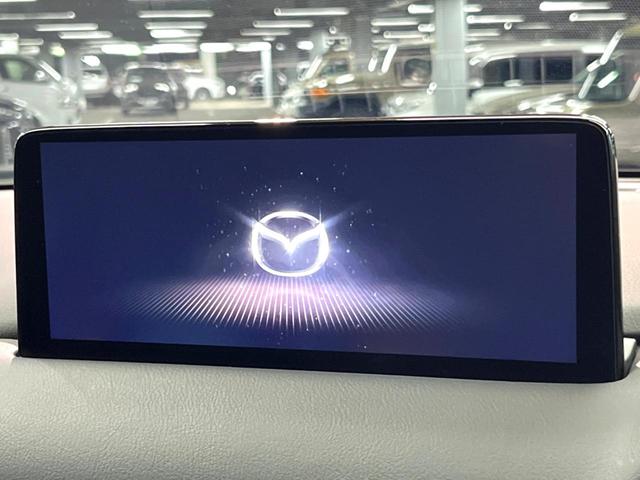 【１０．２５インチマツダコネクト】車内の雰囲気にマッチした大型ディスプレイ。スマホ接続でのナビ使用やＢｌｕｅｔｏｏｔｈ再生等、様々な機能が楽しめます。直感的なダイヤル操作が可能で、使い勝手も良好です。