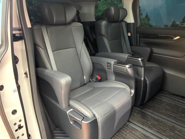 アルファード ２．５Ｓ　Ｃパッケージ　モデリスタエアロ　サンルーフ　フリップダウン　純正９型ナビ　バックカメラ　レーダークルーズ　セーフティセンス　両側パワスラ　ベンチレーション　三眼ＬＥＤヘッド　純正１８インチアルミ　ＥＴＣ　禁煙車（12枚目）