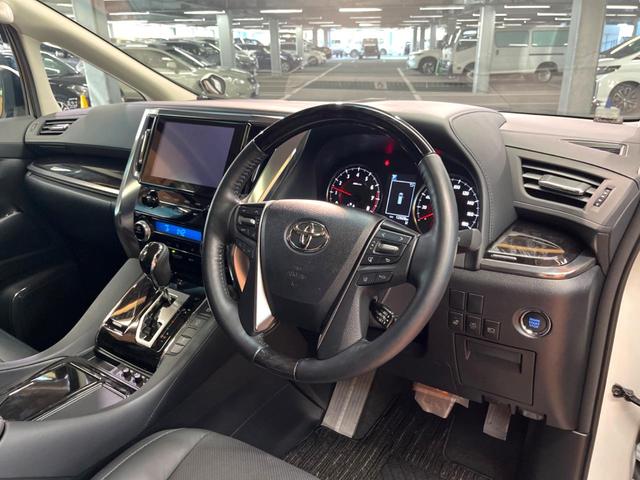 アルファード ２．５Ｓ　Ｃパッケージ　モデリスタエアロ　サンルーフ　フリップダウン　純正９型ナビ　バックカメラ　レーダークルーズ　セーフティセンス　両側パワスラ　ベンチレーション　三眼ＬＥＤヘッド　純正１８インチアルミ　ＥＴＣ　禁煙車（23枚目）