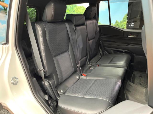 ランドクルーザー２５０ ＶＸ　サンルーフ　丸目ヘッド　純正１２型ナビ　全周囲カメラ　レーダークルーズ　セーフティセンス　ブラインドスポットモニター　デジタルミラー　ベンチレーション　黒革シート　純正１８インチアルミ　禁煙車　ＥＴＣ（11枚目）