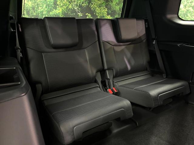 ランドクルーザー２５０ ＶＸ　サンルーフ　丸目ヘッド　純正１２型ナビ　全周囲カメラ　レーダークルーズ　セーフティセンス　ブラインドスポットモニター　デジタルミラー　ベンチレーション　黒革シート　純正１８インチアルミ　禁煙車　ＥＴＣ（12枚目）