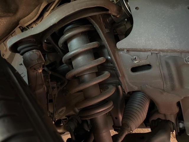 ランドクルーザー２５０ ＶＸ　サンルーフ　丸目ヘッド　純正１２型ナビ　全周囲カメラ　レーダークルーズ　セーフティセンス　ブラインドスポットモニター　デジタルミラー　ベンチレーション　黒革シート　純正１８インチアルミ　禁煙車　ＥＴＣ（22枚目）