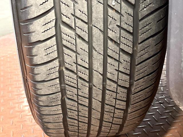 ランドクルーザー２５０ ＶＸ　サンルーフ　丸目ヘッド　純正１２型ナビ　全周囲カメラ　レーダークルーズ　セーフティセンス　ブラインドスポットモニター　デジタルミラー　ベンチレーション　黒革シート　純正１８インチアルミ　禁煙車　ＥＴＣ（29枚目）