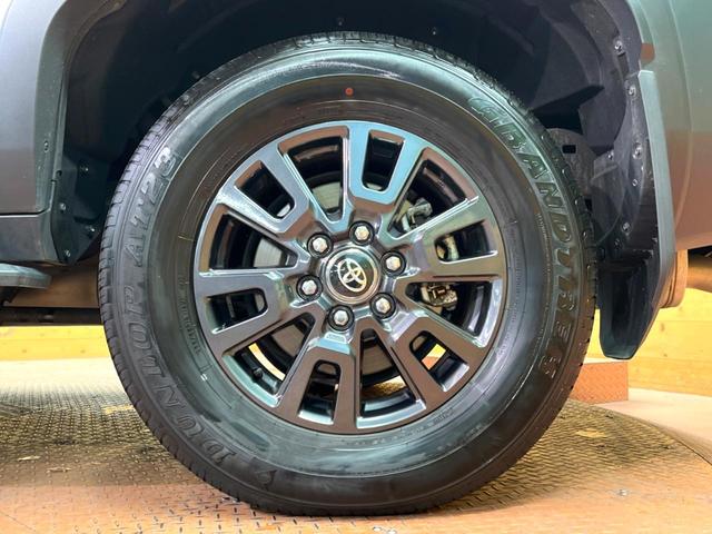 ランドクルーザー２５０ ＶＸ　サンルーフ　丸目ヘッド　純正１２型ナビ　全周囲カメラ　レーダークルーズ　セーフティセンス　ブラインドスポットモニター　デジタルミラー　ベンチレーション　黒革シート　純正１８インチアルミ　禁煙車　ＥＴＣ（30枚目）