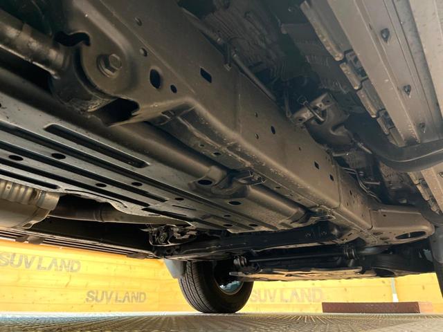 ランドクルーザー２５０ ＶＸ　サンルーフ　丸目ヘッド　純正１２型ナビ　全周囲カメラ　レーダークルーズ　セーフティセンス　ブラインドスポットモニター　デジタルミラー　ベンチレーション　黒革シート　純正１８インチアルミ　禁煙車　ＥＴＣ（68枚目）