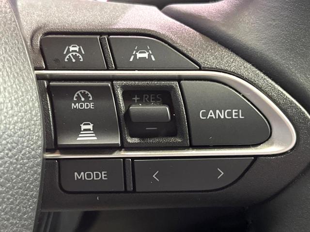 ヴォクシー Ｓ－Ｚ　両側電動ドア　バックカメラ　衝突被害軽減システム　禁煙車　ハーフレザーシート　ドラレコ　コーナーセンサー　スマートキー　ＬＥＤヘッド　ＥＴＣ２．０　純正１７インチアルミ　オートハイビーム（5枚目）