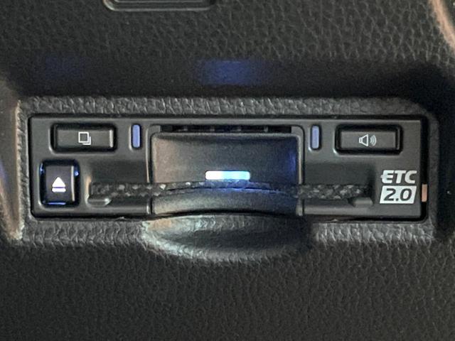 ヴォクシー Ｓ－Ｚ　両側電動ドア　バックカメラ　衝突被害軽減システム　禁煙車　ハーフレザーシート　ドラレコ　コーナーセンサー　スマートキー　ＬＥＤヘッド　ＥＴＣ２．０　純正１７インチアルミ　オートハイビーム（8枚目）