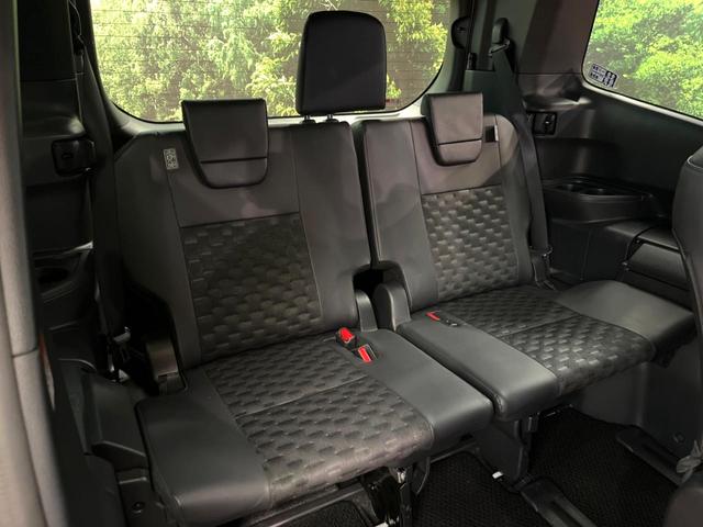 ヴォクシー Ｓ－Ｚ　両側電動ドア　バックカメラ　衝突被害軽減システム　禁煙車　ハーフレザーシート　ドラレコ　コーナーセンサー　スマートキー　ＬＥＤヘッド　ＥＴＣ２．０　純正１７インチアルミ　オートハイビーム（11枚目）