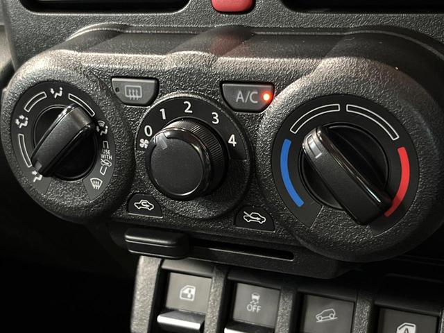 ジムニー ＸＧ　４ＷＤ　ＭＴ車　衝突被害軽減システム　禁煙車　コーナーセンサー　スマートキー　ＬＥＤヘッド　純正１５インチアルミ　オートハイビーム　車線逸脱警報　オートライト（5枚目）