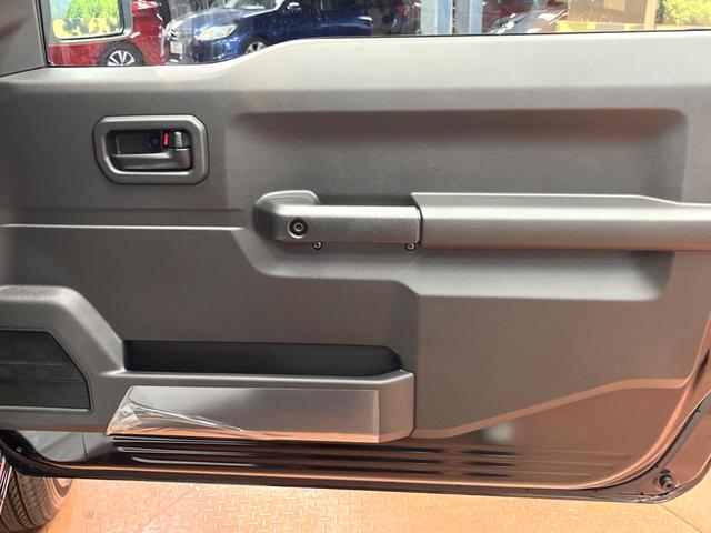 ジムニー ＸＧ　４ＷＤ　ＭＴ車　衝突被害軽減システム　禁煙車　コーナーセンサー　スマートキー　ＬＥＤヘッド　純正１５インチアルミ　オートハイビーム　車線逸脱警報　オートライト（31枚目）