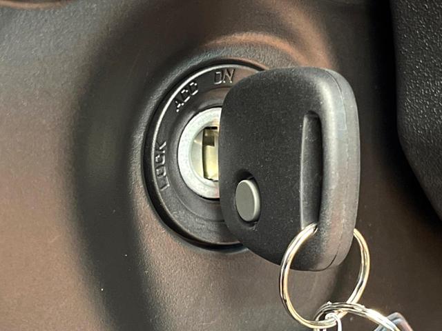 ジムニー ＸＧ　４ＷＤ　ＭＴ車　衝突被害軽減システム　禁煙車　コーナーセンサー　スマートキー　ＬＥＤヘッド　純正１５インチアルミ　オートハイビーム　車線逸脱警報　オートライト（33枚目）