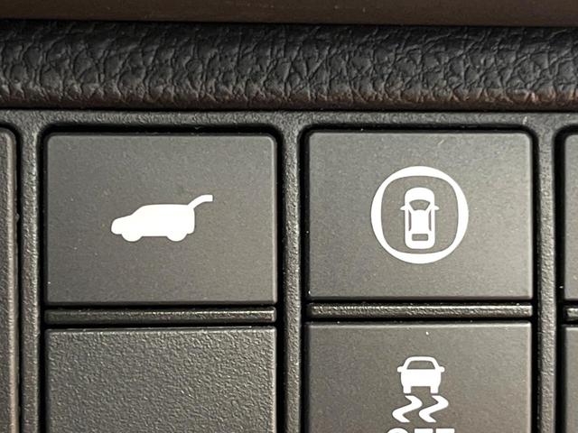 ヴェゼル ｅ：ＨＥＶ　Ｚ　純正９型ナビ　バックカメラ　ブラインドスポットモニター　レーダークルーズ　クリアランスソナー　電動リアゲート　ハーフレザー　シートヒーター　ＬＥＤヘッド　ＥＴＣ　純正１８インチアルミ（8枚目）