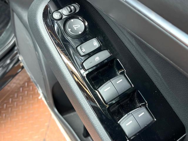 ヴェゼル ｅ：ＨＥＶ　Ｚ　純正９型ナビ　バックカメラ　ブラインドスポットモニター　レーダークルーズ　クリアランスソナー　電動リアゲート　ハーフレザー　シートヒーター　ＬＥＤヘッド　ＥＴＣ　純正１８インチアルミ（32枚目）