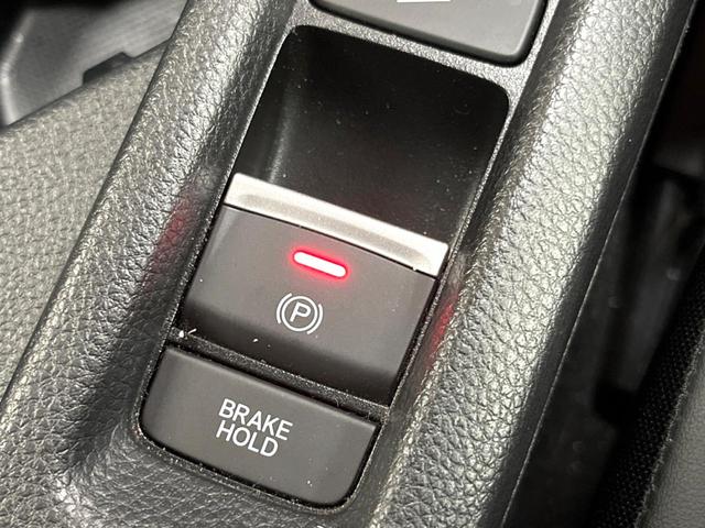 ヴェゼル ｅ：ＨＥＶ　Ｚ　純正９型ナビ　バックカメラ　ブラインドスポットモニター　レーダークルーズ　クリアランスソナー　電動リアゲート　ハーフレザー　シートヒーター　ＬＥＤヘッド　ＥＴＣ　純正１８インチアルミ（50枚目）