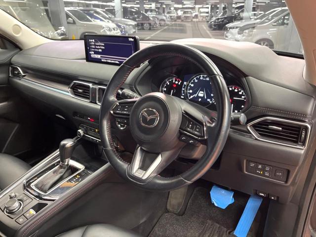 ＣＸ－５ ＸＤ　ブラックトーンエディション　禁煙　純正１０型ナビ　全周囲カメラ　ブラインドスポットモニター　レーダークルーズ　クリアランスソナー　電動リアゲート　ハーフレザー　メモリーシート　シートヒーター　ＬＥＤヘッド　ＥＴＣ　純正１９アルミ（22枚目）